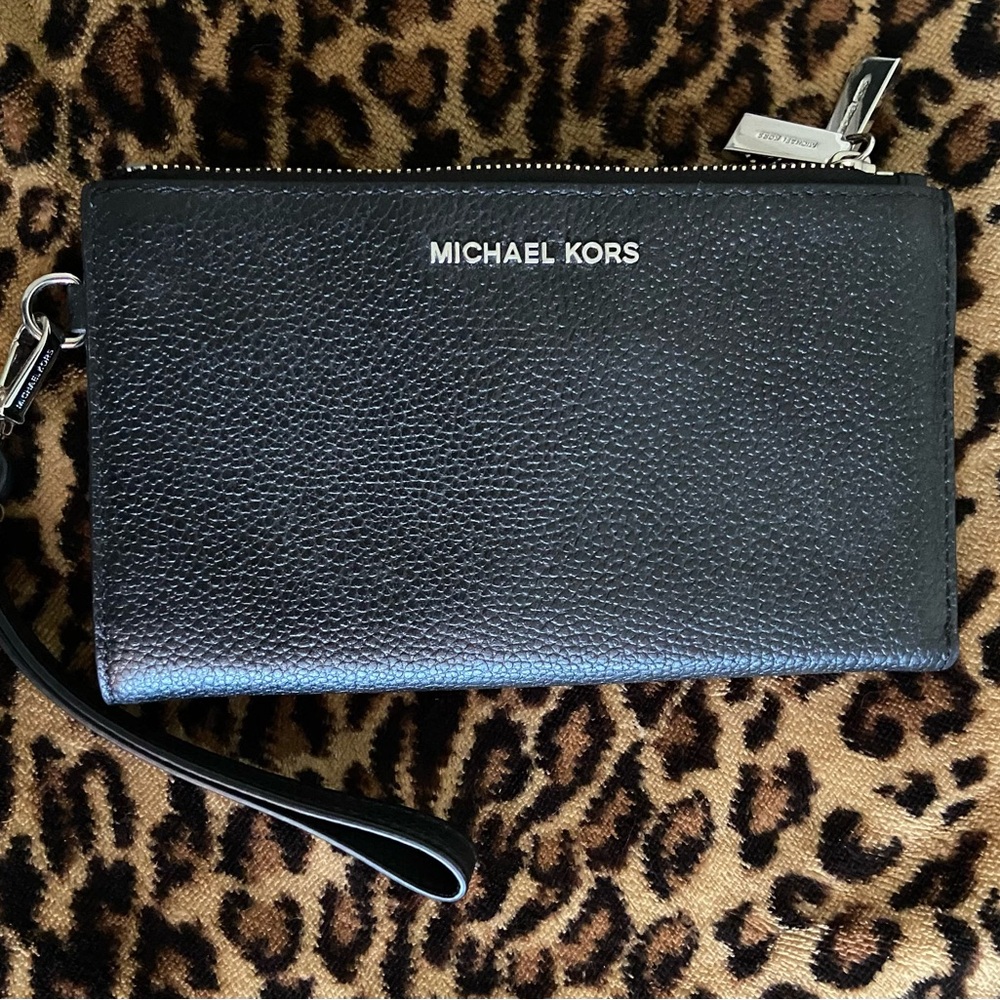 Michael Kors wallet/wristlet